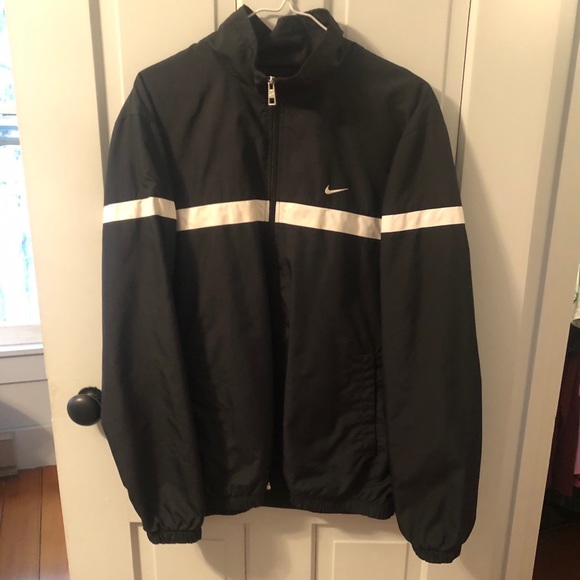 nike windbreaker shirt